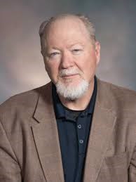 クリス・クレイトン氏
ミズーリ大学卒業後、オマハ・ワールド・ヘラルド紙を経て、DTN/The Progressive Farmerの執筆・編集を担当。米国農業編集者協会より年間最優秀ライターに、全米農民組合と米国エタノール連合の年間最優秀コミュニケーターに選出される。著書:“The Elephant in the Cornfield: The Politics of Agriculture and Climate Change”